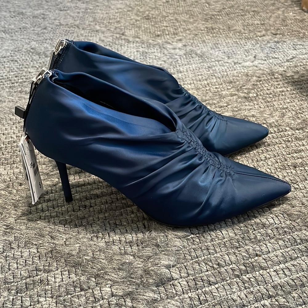 Zara woman blue satin stiletto bootie heels, ruched detail size 36, never worn